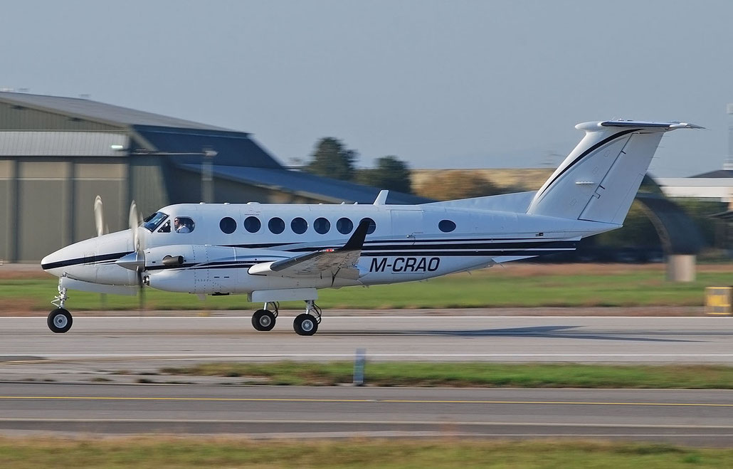 M-CRAO  Beech 350  FL-515  Dr. August Oetker AG  @ Aeroporto di Verona 11.2020  © Piti Spotter Club Verona