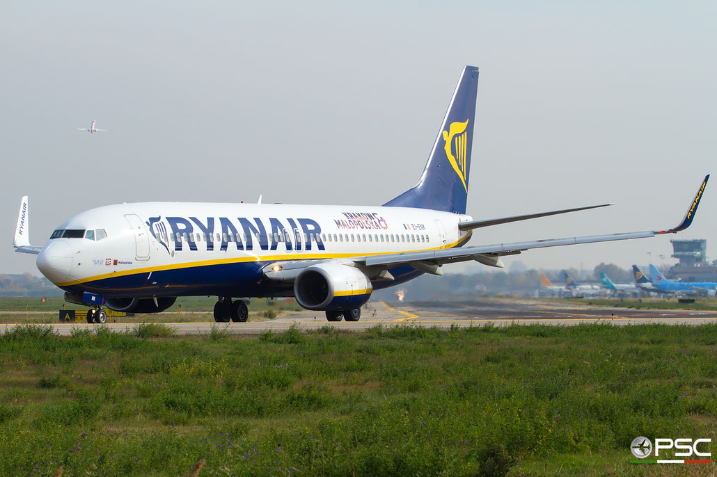 EI-ENK B737-8AS 40303/3524 Ryanair @ Bologna Airport 11.2017 © Piti Spotter Club Verona