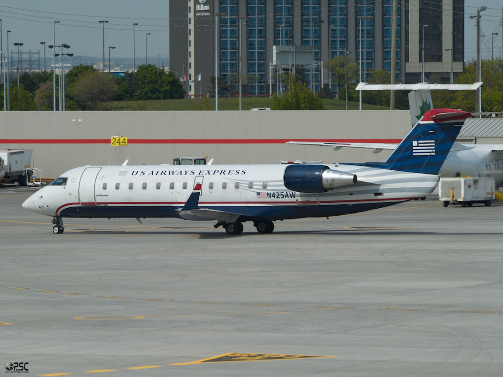 N425AW CRJ200LR 7663 Air Wisconsin @ Toronto Pearson Airport 17.05.2013 © Piti Spotter Club Verona