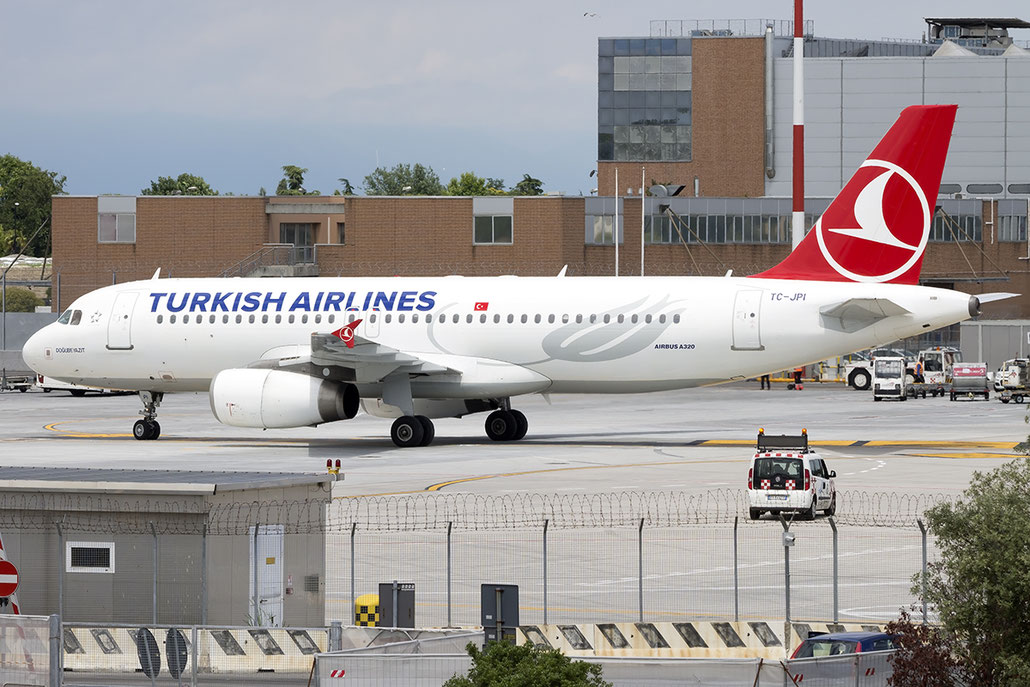TC-JPI A320-232 3208 Turkish Airlines - THY Türk Hava Yollari @ Venezia Airport 21.05.2015 © Piti Spotter Club Verona