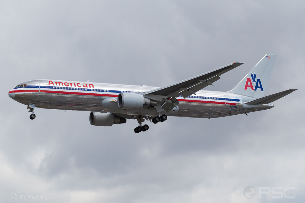 N388AA B767-323ER 27448/563 American Airlines @ London Heathrow Airport 2010 © Piti Spotter Club Verona