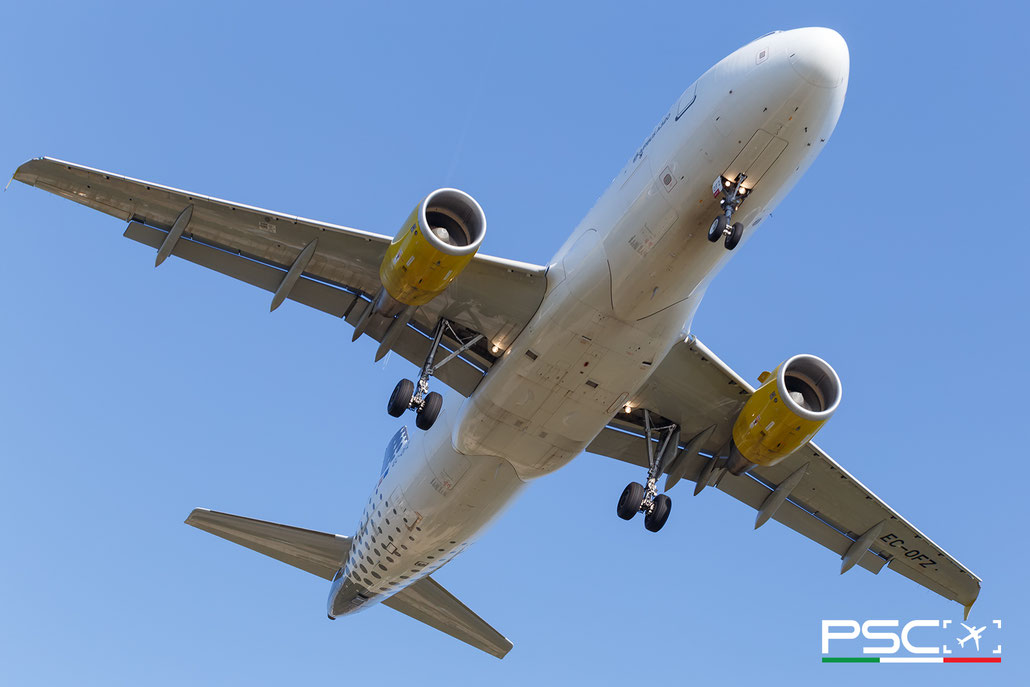 EC-OFZ Airbus A320-214 4959  cfm56-5B4/3  Vueling (Carlyle Aviation Partners) 2011 @ Barcellona BCN 09 2025 © Piti Spotter Club Verona
