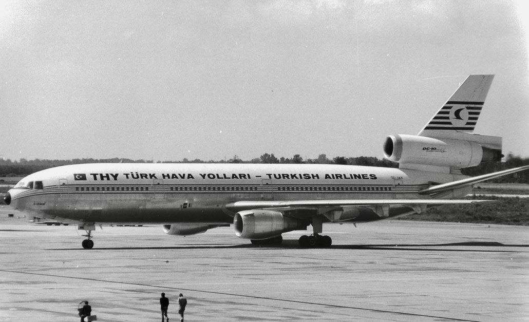 TC-JAY McDonnell Douglas MD-10-10F 46907 78 CF6-6D 059 Turkish Airlines 1973© collezione Maurizio Noè p.g.c. - Piti Spotter Club Verona