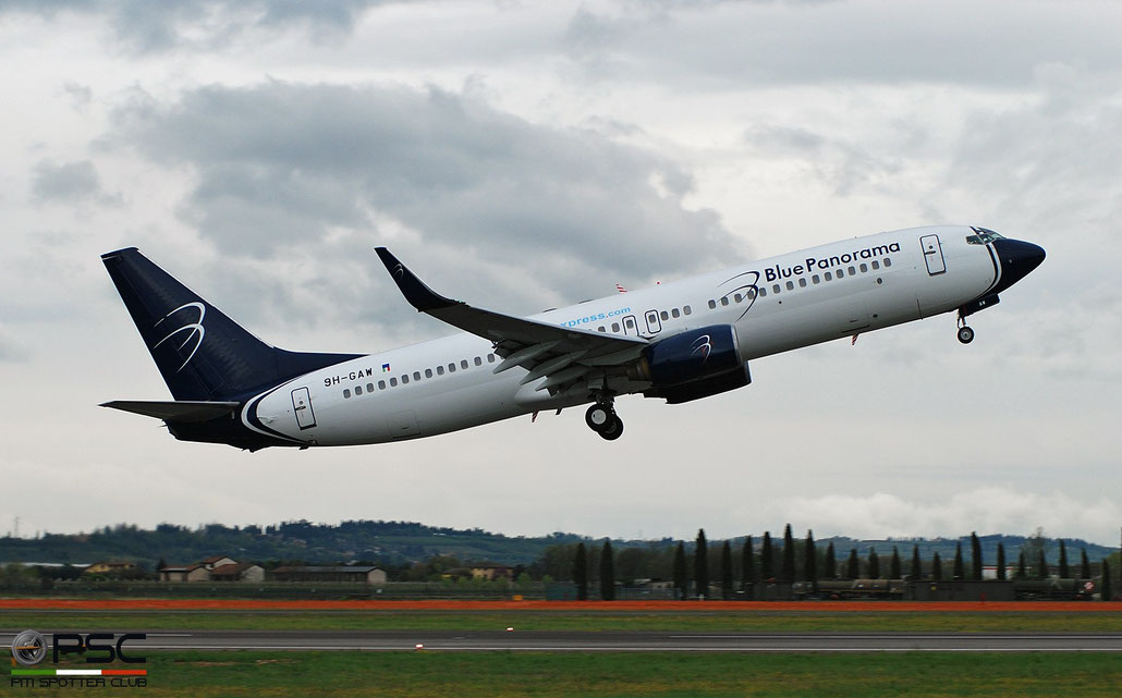 9H-GAW B737-8Z0 30072/466 Blue Panorama Airlines @ Aeroporto di Verona 04.2019  © Piti Spotter Club Verona