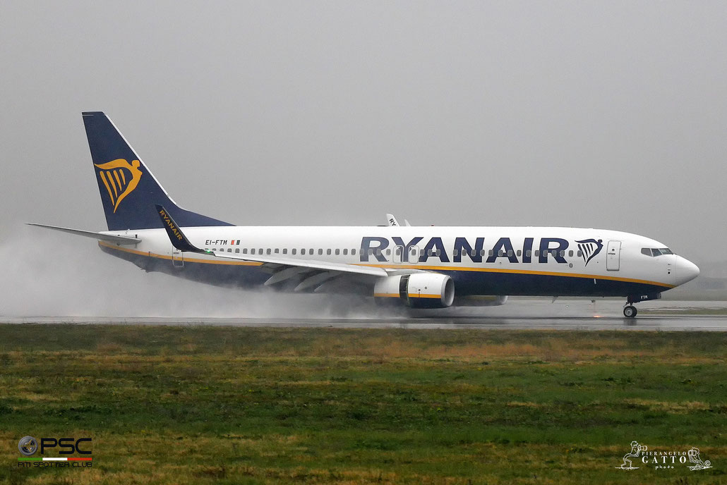EI-FTM B737-800 44763/6240 Ryanair @ Aeroporto di Verona 11.2017 © Piti Spotter Club Verona