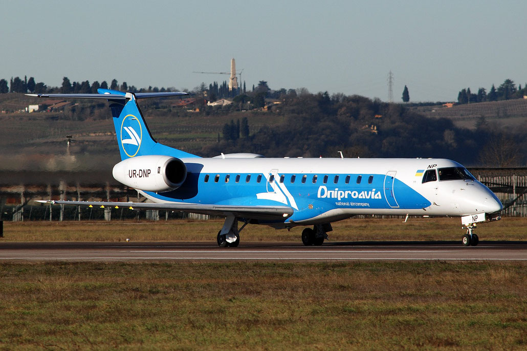 UR-DNP ERJ145EP 145290 Dniproavia @ Aeroporto di Verona © Piti Spotter Club Verona
