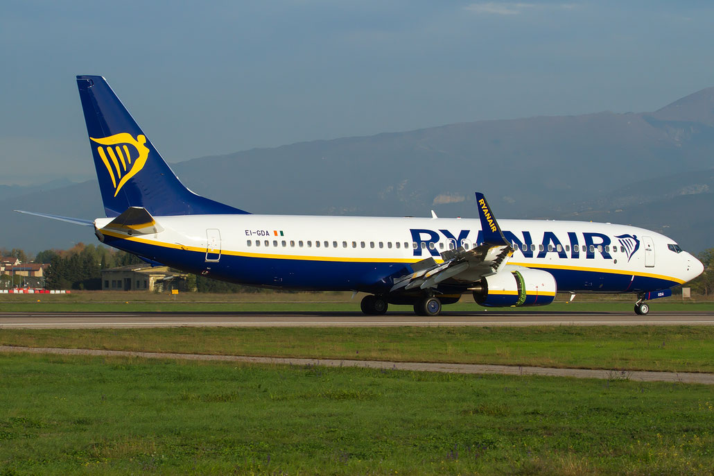 EI-GDA B737-800 44797/6597 Ryanair @ Aeroporto di Verona 28.10.2017 © Piti Spotter Club Verona