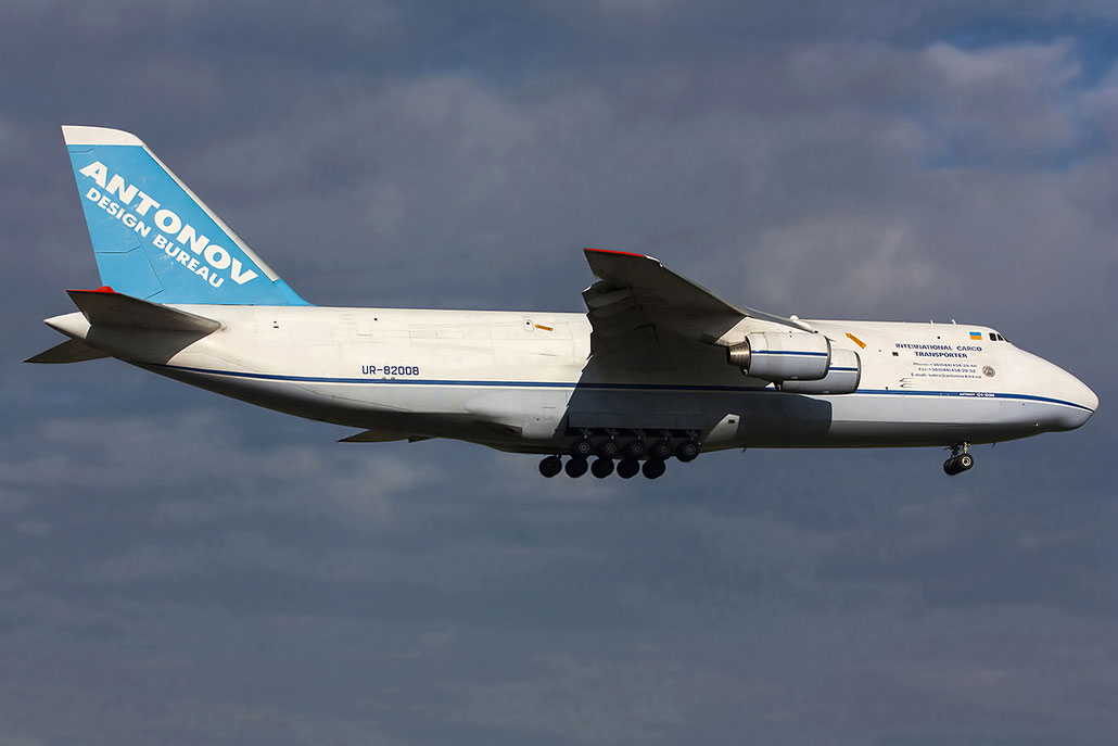 19530501006 An-124-100 UR-82008 Antonov Des. Bur. @ Trieste Airport 03.01.2013 © Piti Spotter Club Verona