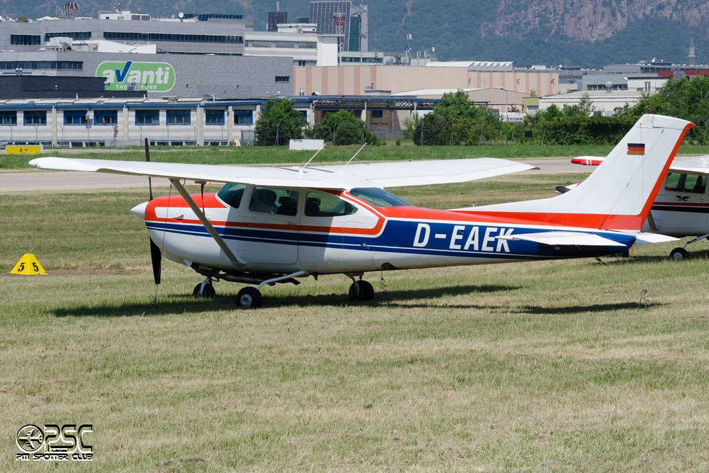 D-EAEK Reims Aviation FR182 Skylane RG C82R FR18200012 L1P Oberberg e.V. @ Aeroporto di Bolzano © Piti Spotter Club Verona