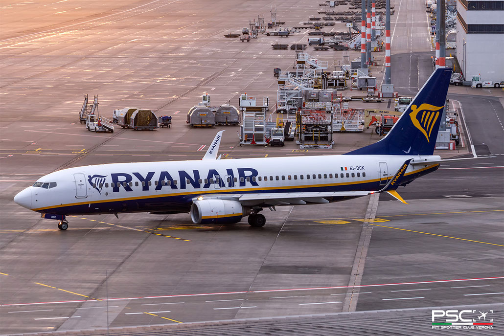 EI-DCK Boeing 737-8AS 33565 1563 cfm56-7B24  Ryanair 2004  @ Cologne-Bonn CGN 01 2025 e © Piti Spotter Club Verona