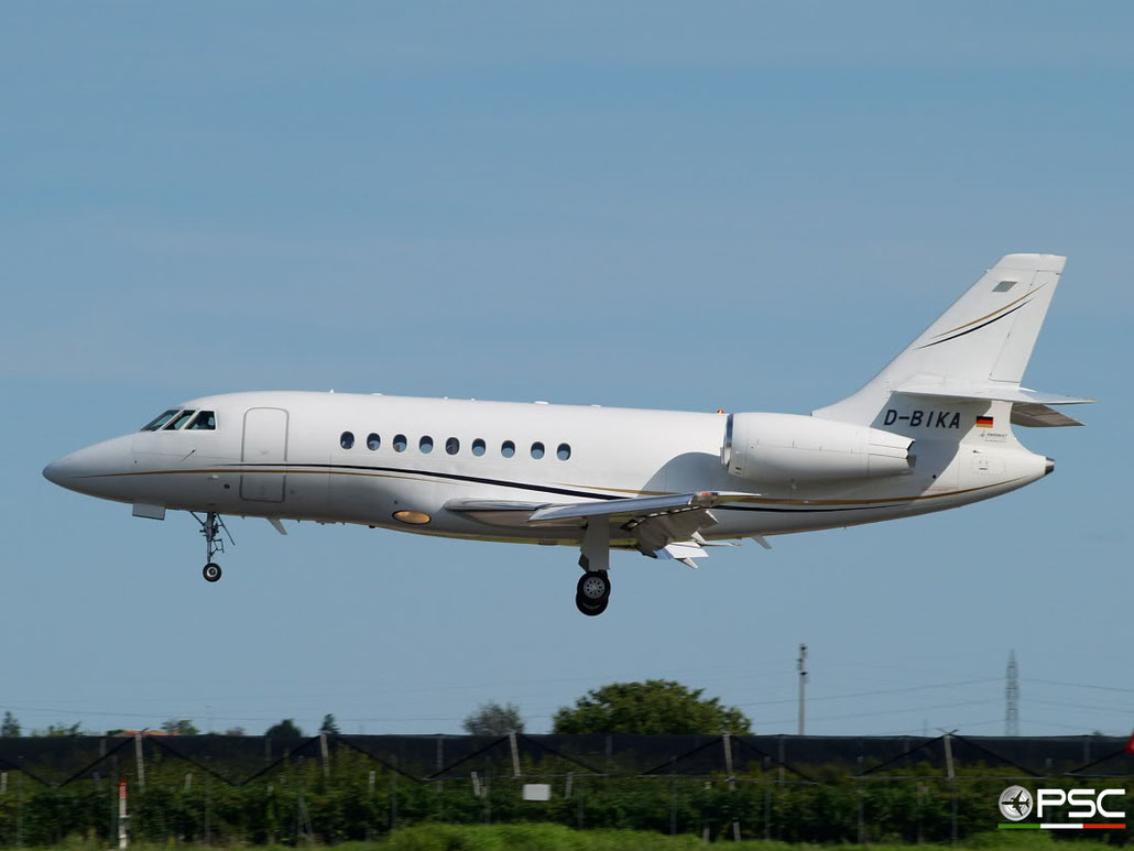 D-BIKA Falcon 2000EX-EASy 076 ACM Air Charter Luftfahrt GmbH @ Aeroporto di Verona 16.08.2008  © Piti Spotter Club Verona