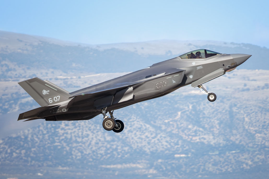  AL-22: F-35A MM7372 - 6-07 ©  Piti Spotter Club Verona