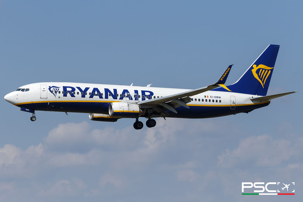 EI-DWW Boeing 737-8AS 33629 2507 cfm56-7B24  Ryanair 2008 @ Barcellona BCN 09 2025 © Piti Spotter Club Verona