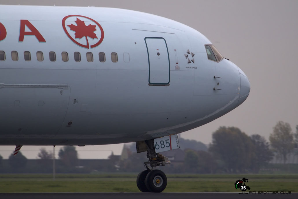 C-GHOZ B767-375ER 24087/249 Air Canada @ Amsterdam Airport 24.10.2015 © Piti Spotter Club Verona