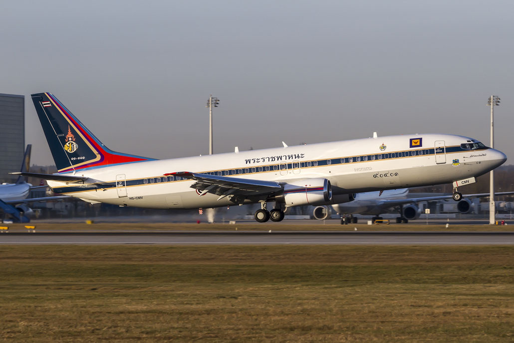 HS-CMV Royal Thai Air Force HS-CMV (Boeing 737 - MSN 27906) @ Munchen Airport 28.12.2015 © Piti Spotter Club Verona