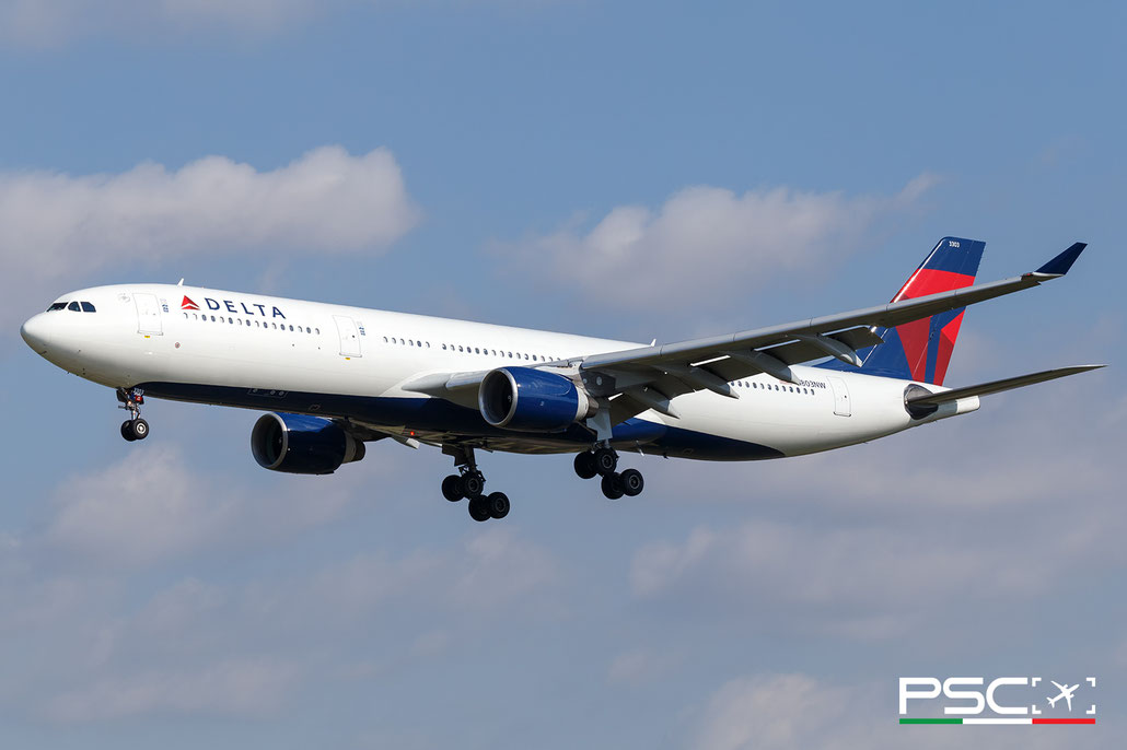 N803NW Airbus A330-323 542  PW4168A 3303 Delta Air Lines 2003 @ Barcellona BCN 09 2025 © Piti Spotter Club Verona