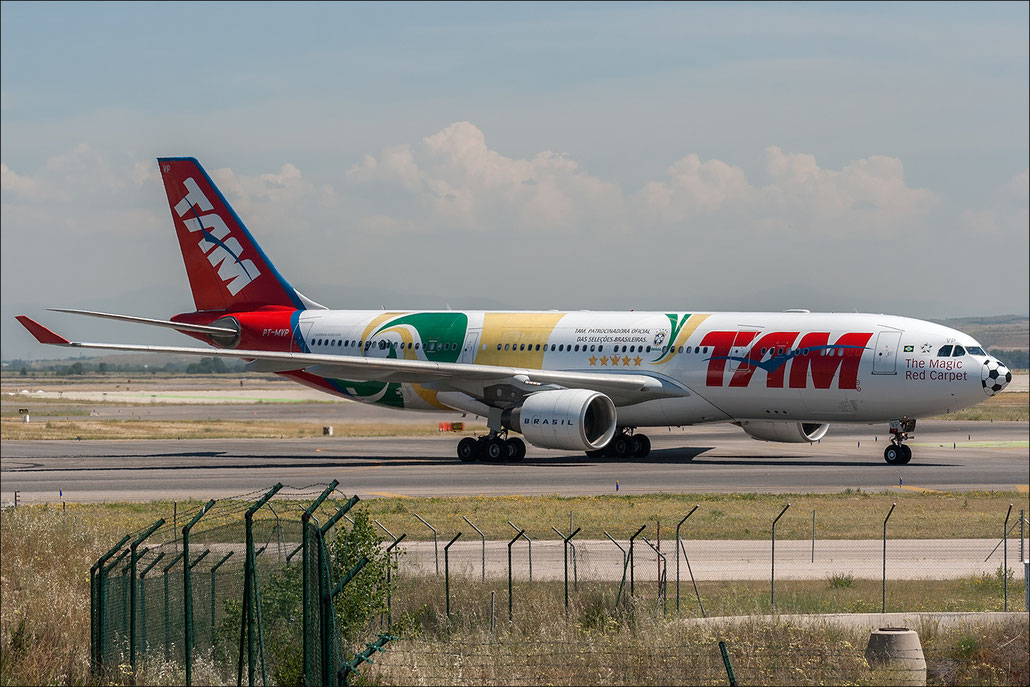 PT-MVP A330-223 961 TAM Linhas Aéreas - Táxi Aéreo Marilia @ Madrid Airport 2013 © Piti Spotter Club Verona