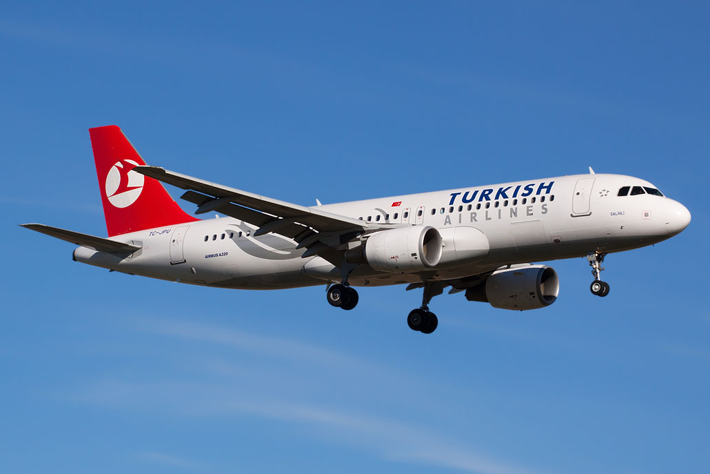 TC-JPU A320-214 3896 Turkish Airlines - THY Türk Hava Yollari @ Bologna Airport 05.02.2013 © Piti Spotter Club Verona