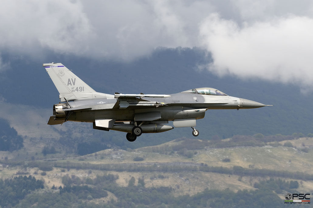 88-0491  AV  F-16CM-40-CF  1C-93  510th FS © Piti Spotter Club Verona 