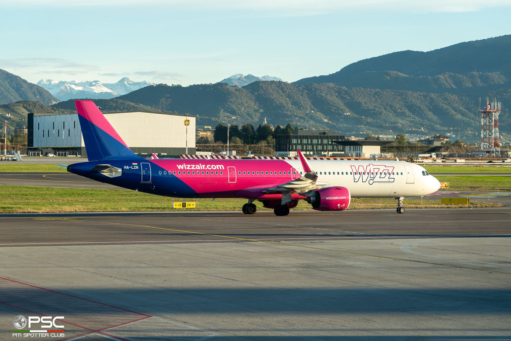 HA-LZR A321-271NX 10889 Wizz Air @ Bergamo 11 2023 © Piti Spotter Club Verona