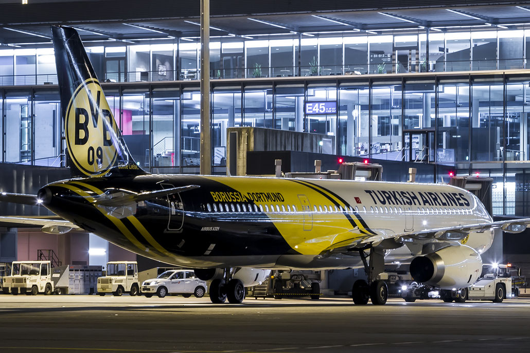 TC-JSJ A321-231 5633 Turkish Airlines - THY Türk Hava Yollari @ Zurich Airport 01.2015 © Piti Spotter Club Verona