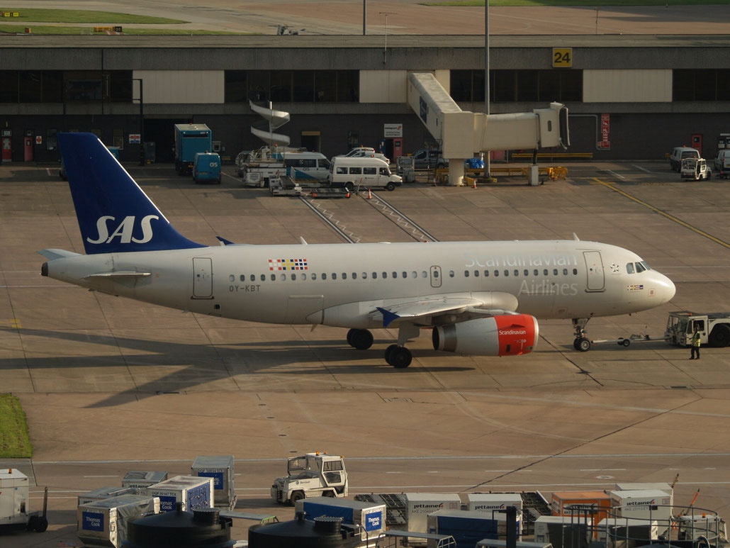 OY-KBT A319-131 3292 SAS Scandinavian Airlines - Scandinavian Airlines System @ Manchester Airport 21.07.2012 © Piti Spotter Club Verona