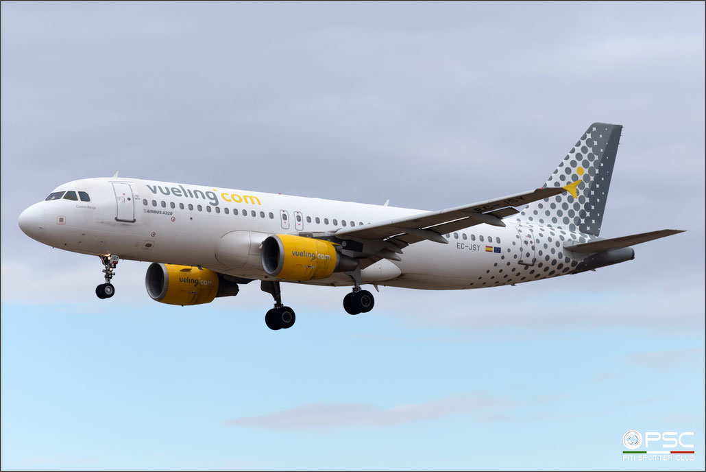 EC-JSY A320-214 2785 Vueling Airlines @ Barcelona 04.2023 © Piti Spotter Club Verona