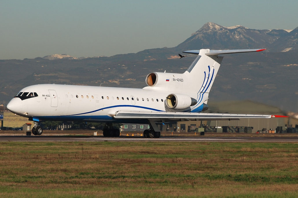 RA 42423 - RusJet - Yakovlev Yak-42D
