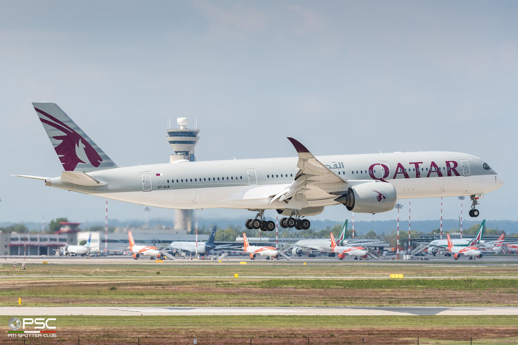 A7-ALM  A350-941  42  Qatar Airways  @ Milano Malpensa Airport ©  2022 Piti Spotter Club Verona