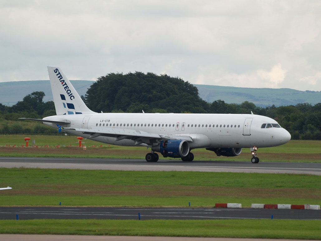 LX-STB A320-211 436 Strategic Airlines @ Manchester Airport 20.07.2012 © Piti Spotter Club Verona