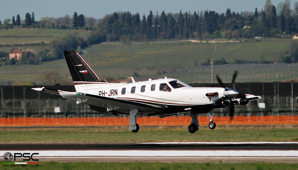 PH-JRN TBM-900 1028 Dok Vast B.V. @ Aeroporto di Verona 03.2019  © Piti Spotter Club Verona