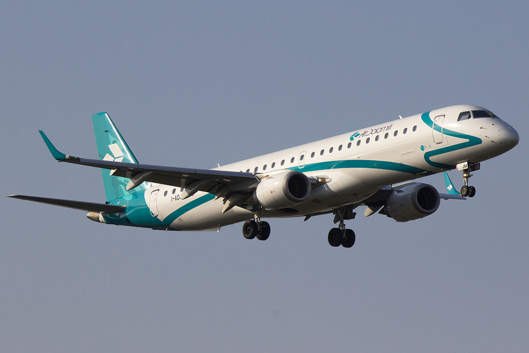 I-ADJM ERJ195LR 19000258 Air Dolomiti @ Bologna Airport 14.03.2014 © Piti Spotter Club Verona