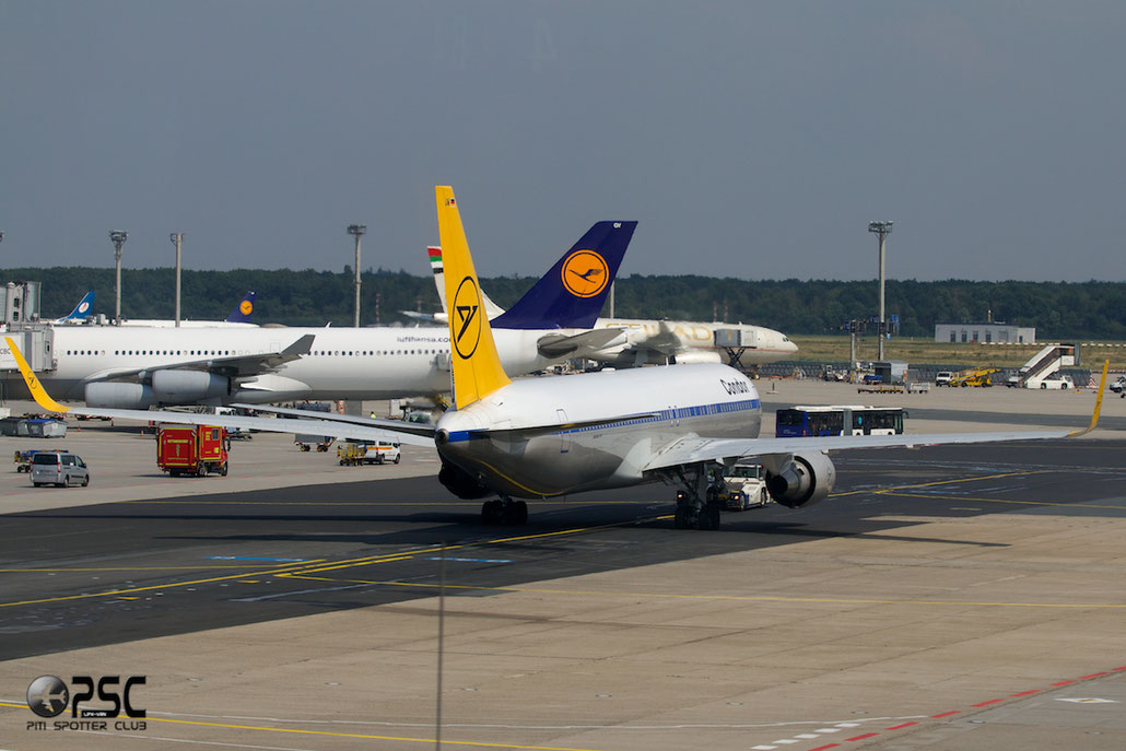 D-ABUM B767-31BER 25170/542 Condor Flugdienst @ Frankfurt Airport 25.07.2014 © Piti Spotter Club Verona