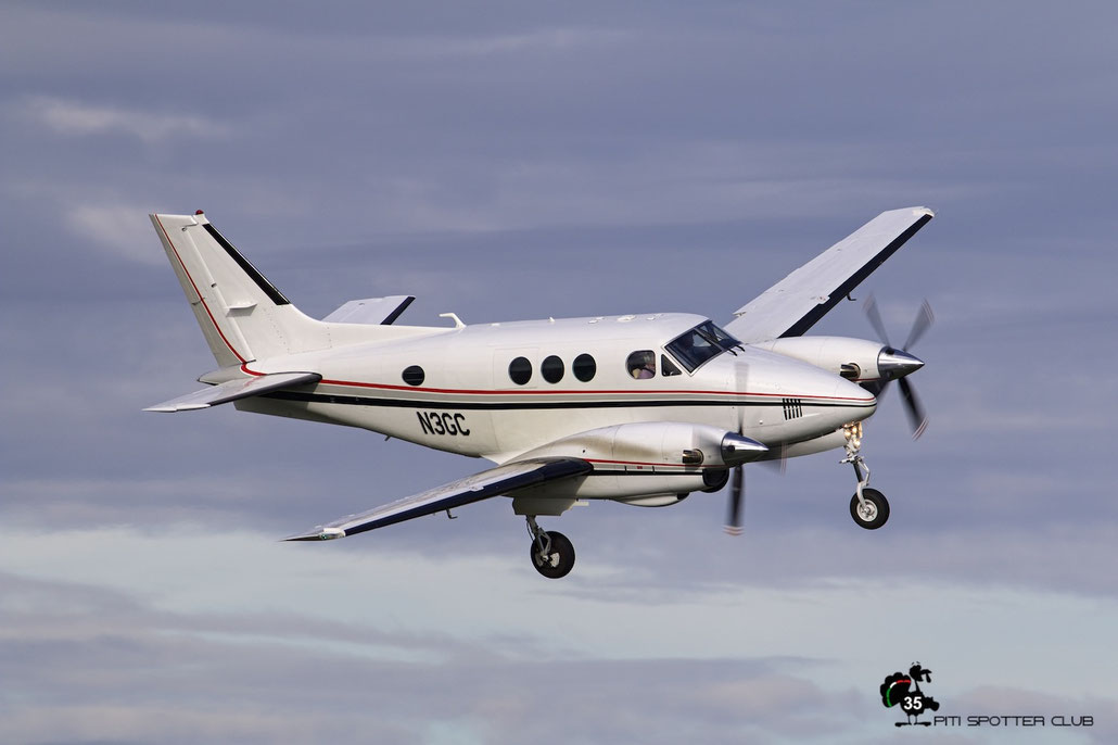  N3GC Beech C90 LJ-576 Honeywell International Inc @ Paine Field Airport 23.09.2015 © Piti Spotter Club Verona