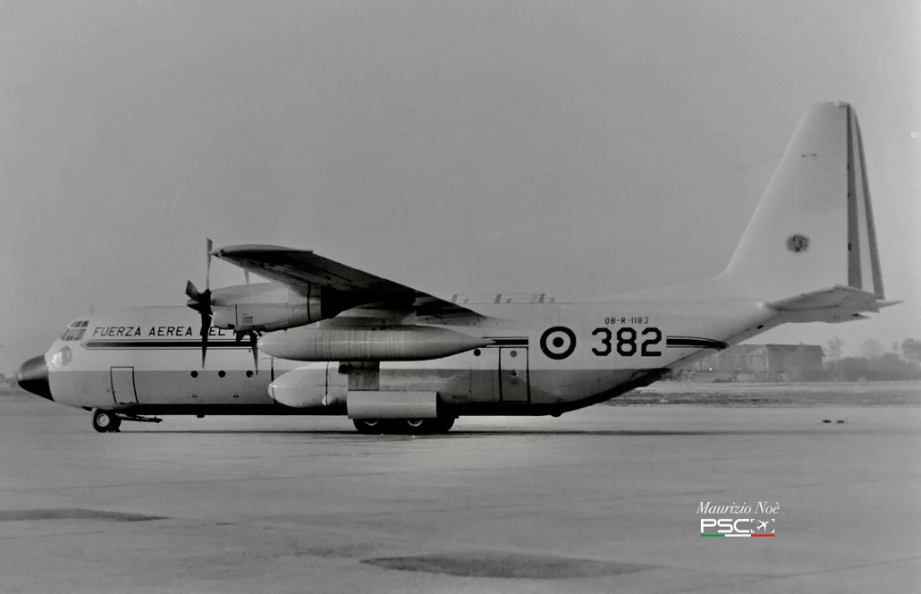 382 Lockheed L-100-20 Hercules 4706  AL501-D22A  Fuerza Aerea del Peru 1976  © collezione Maurizio Noè p.g.c. - Piti Spotter Club Verona