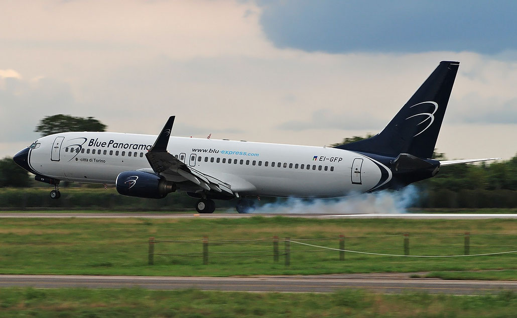 EI-GFP B737-89L 29878/379 Blue Panorama Airlines @ Aeroporto di Verona 02.09.2018  © Piti Spotter Club Verona