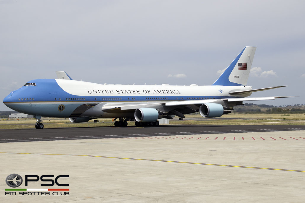 82-8000  VC-25A 23824/679 PAS @ Roma Fiumicino 05 2017 © Piti Spotter Club Verona