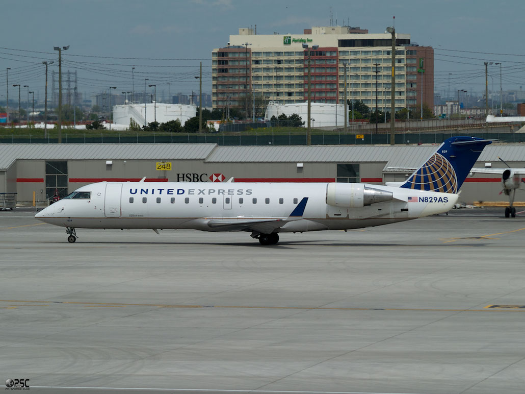 N829AS CRJ200ER 7232 ExpressJet Airlines @ Toronto Pearson Airport 17.05.2013 © Piti Spotter Club Verona
