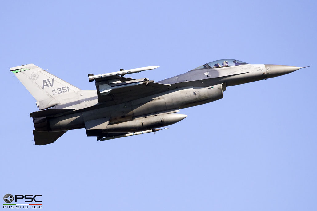 87-0351  AV  F-16CM-40-CF  1C-2  555th FS © Piti Spotter Club Verona 