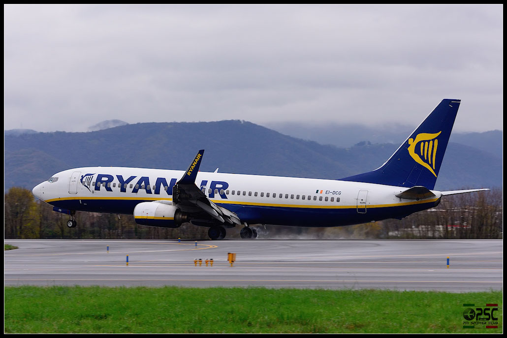 EI-DCG B737-8AS 33805/1530 Ryanair @ Bergamo Airport 07.12.2014  © Piti Spotter Club Verona