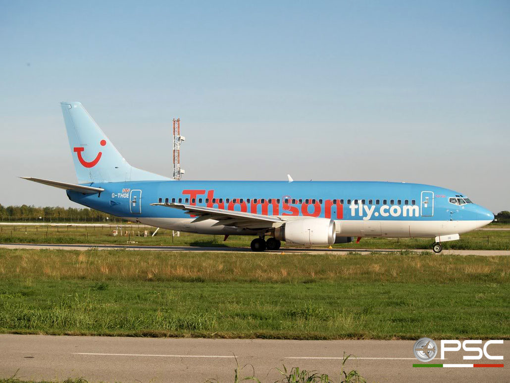 G-THOE B737-3Q8 26313/2704 Thomsonfly @ Aeroporto di Verona 08.09.2007  © Piti Spotter Club Verona