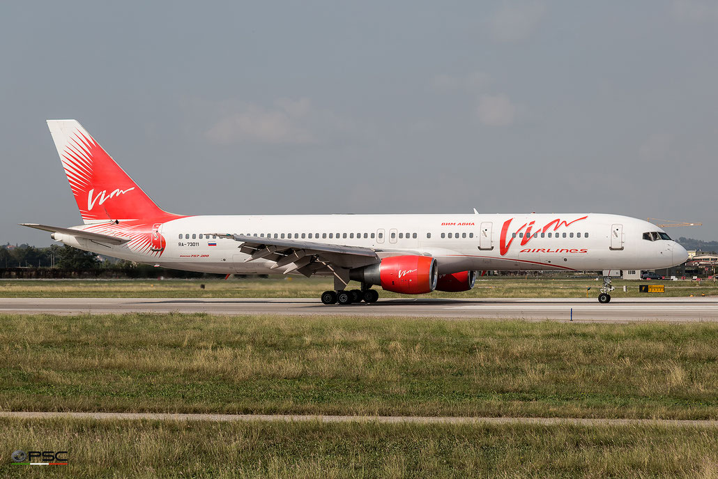 Boeing 757 - MSN 25439 - RA-73011  Airline VIM Airlines - @ Aeroporto di Verona - 05/10/2016 © Piti Spotter Club Verona