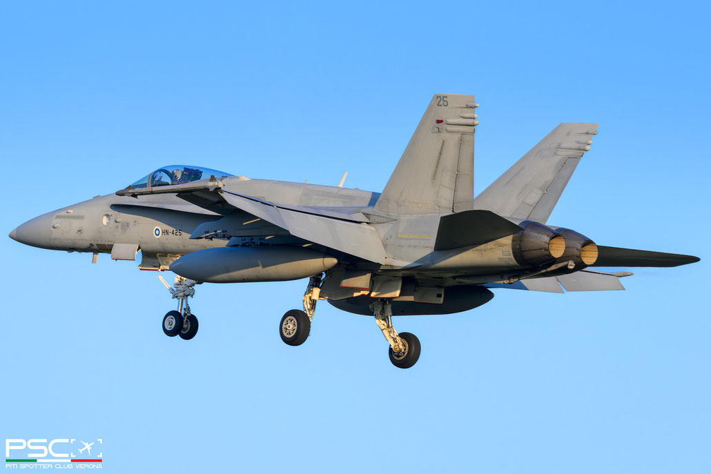 HN-425  F/A-18C 1423/FNC025 HävLLv 31 @ Leeuwarden Air Base 04 2025 © Piti Spotter Club Verona