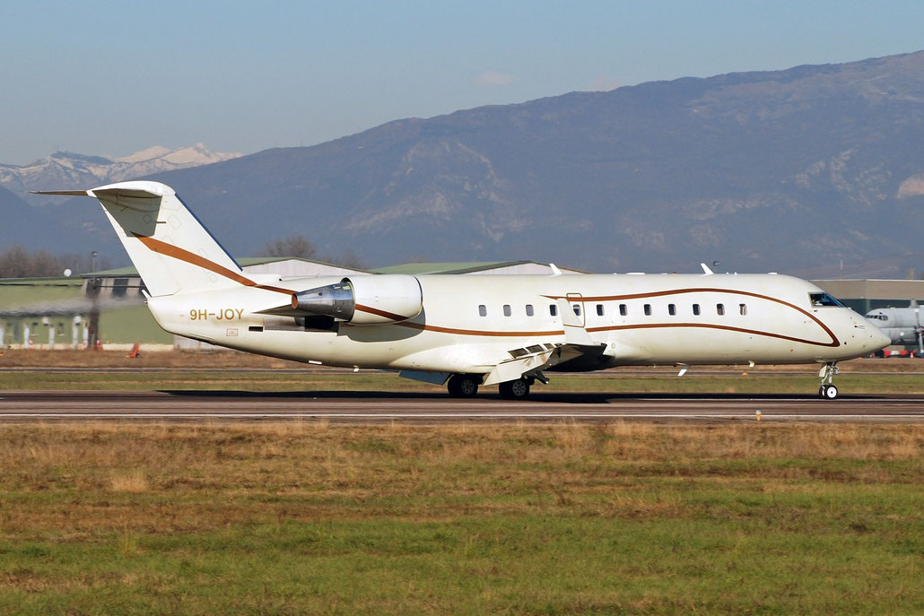9H-JOY CRJ200ER 7644 Air X Charter @ Aeroporto di Verona 17.12.2017  © Piti Spotter Club Verona