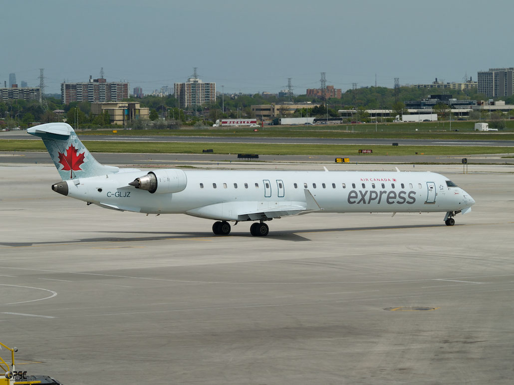 C-GLJZ CRJ705LR 15051 Air Canada Express @ Toronto Pearson 15.05.2013 © Piti Spotter Club Verona