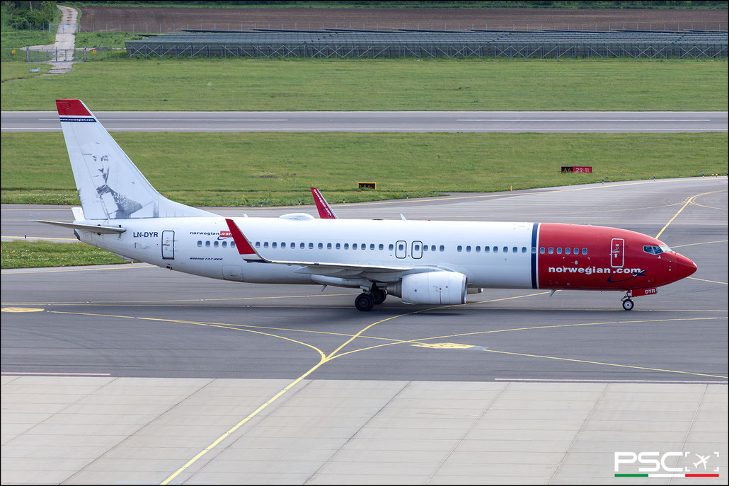 LN-DYR Boeing 737-8JP 40870 3660 cfm56-7B26  Norwegian Air Shuttle AOC (SMBC Aviation Capital) 2011 @ Vienna Airport 04 2024 © Piti Spotter Club Verona