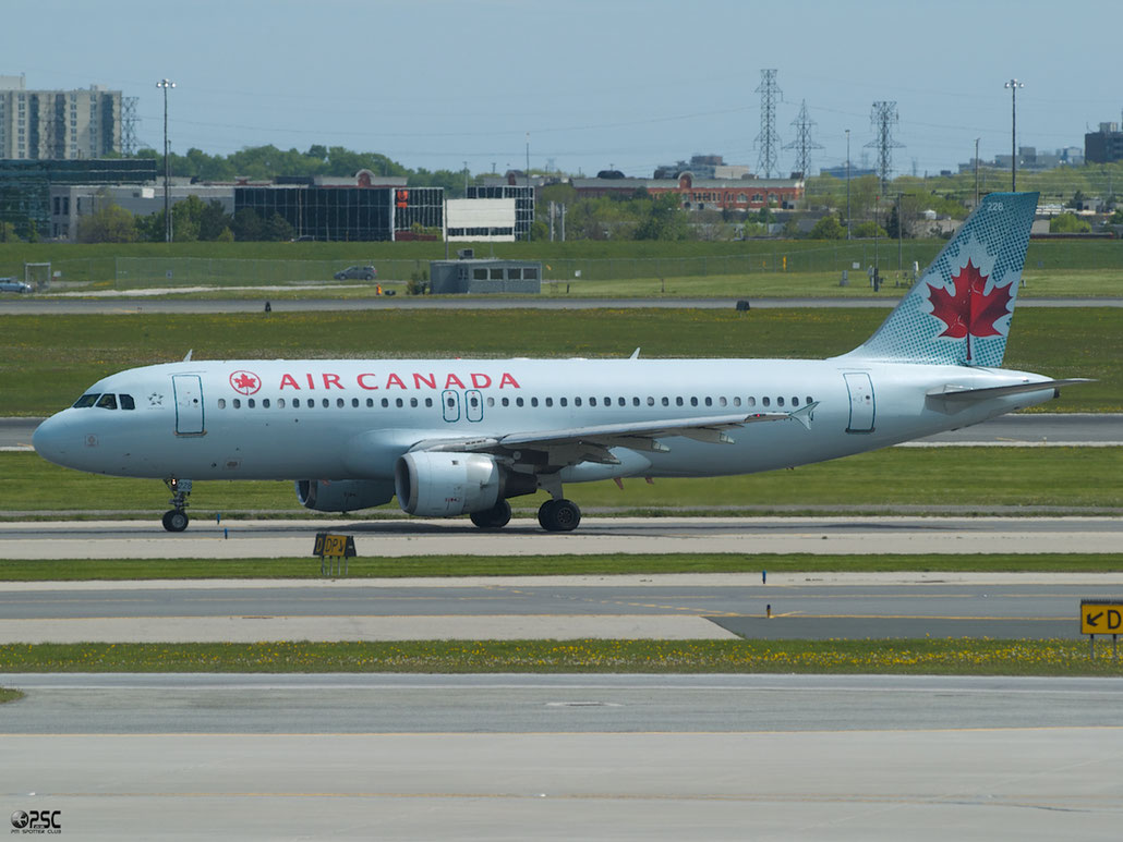 C-FYKW A319-114 695 Air Canada @ Toronto Pearson Airport 17.05.2013 © Piti Spotter Club Verona