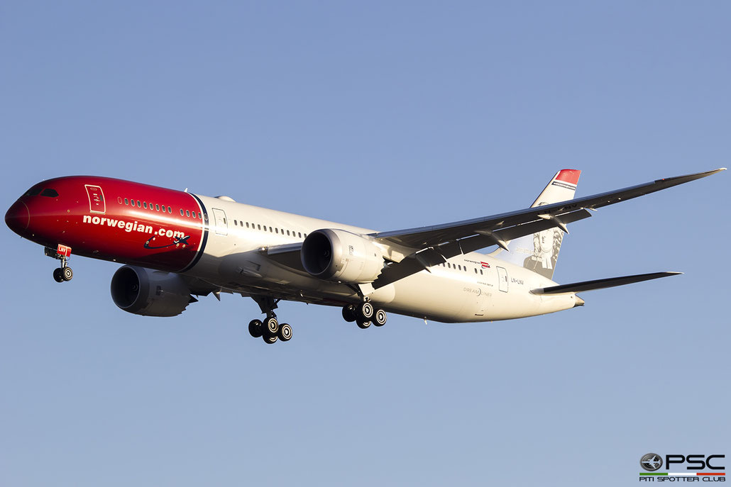 Boeing LN-LNV 787-9 63312 608 Trent 1000-J2  Norwegian Air Shuttle 2017 @ London Gatwick 02 2019 © Piti Spotter Club Verona
