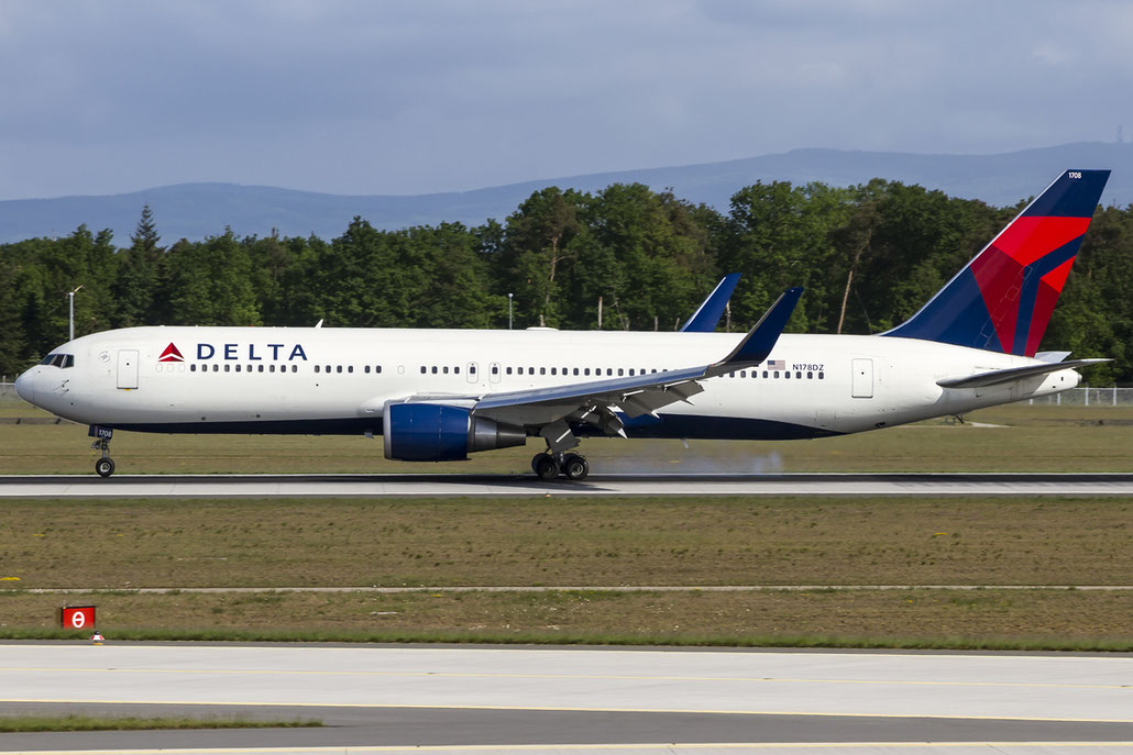 N178DZ B767-332ER 30596/795 Delta Air Lines @ Frankfurt Airport 08.05.2015 © Piti Spotter Club Verona