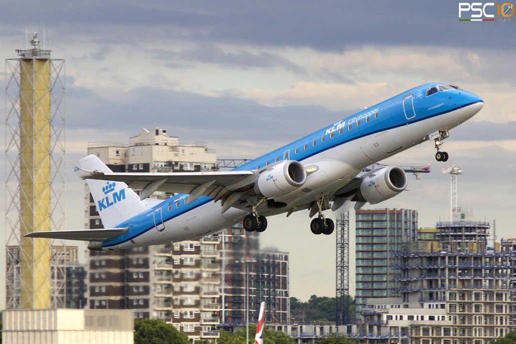 PH-EZW  ERJ190STD  19000533  KLM Cityhopper  @ London City Airport ©  2022 Piti Spotter Club Verona